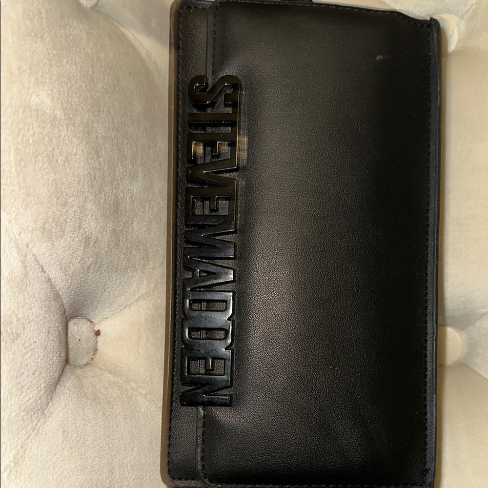 Steve Madden Black womems Wallet / Wristlet
